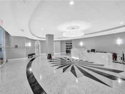 Comprar apartamento en Parker Tower 1812