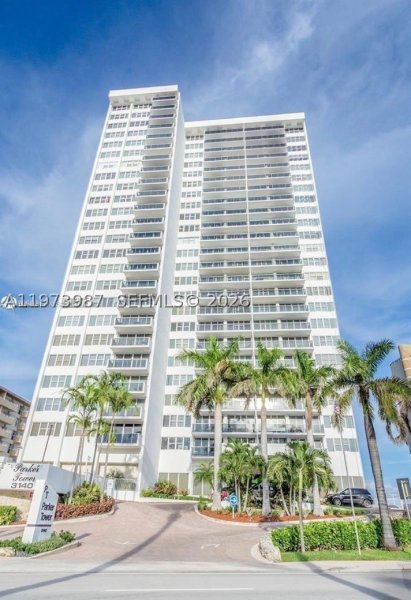Condo for sale at Parker Tower 1812