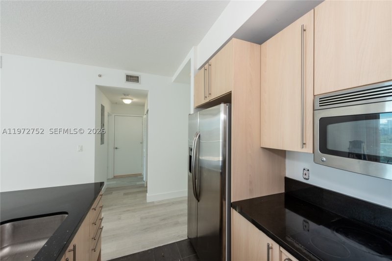 Condo for sale at Axis on Brickell South Tower 1105-S