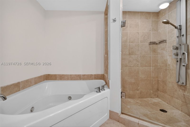 Condo for sale at Trump Royale 2008