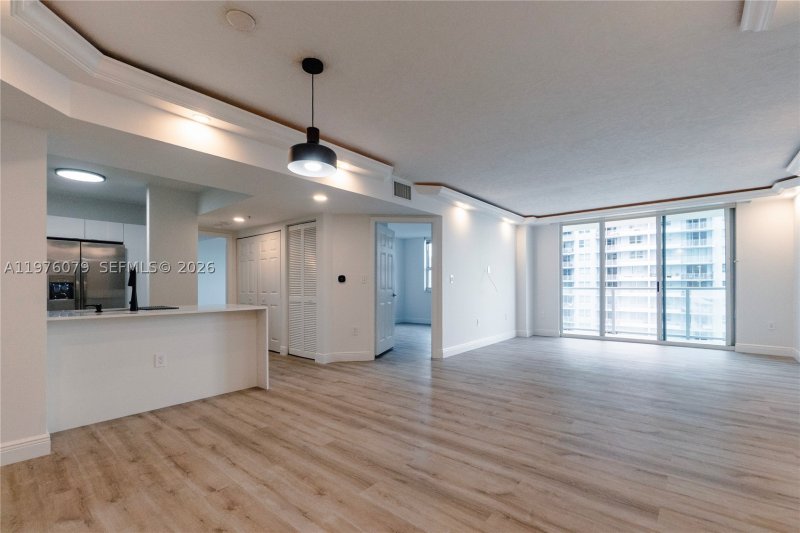 Apartment for rent at Mark on Brickell 2204