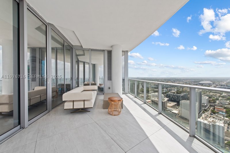 Alquiler de apartamento en Paramount Miami WorldCenter PH 5402