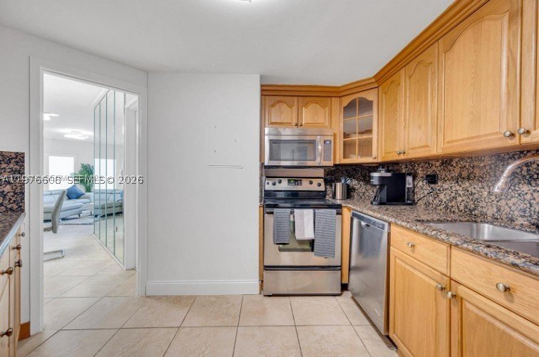 Apartment for rent at Four Ambassadors 2007