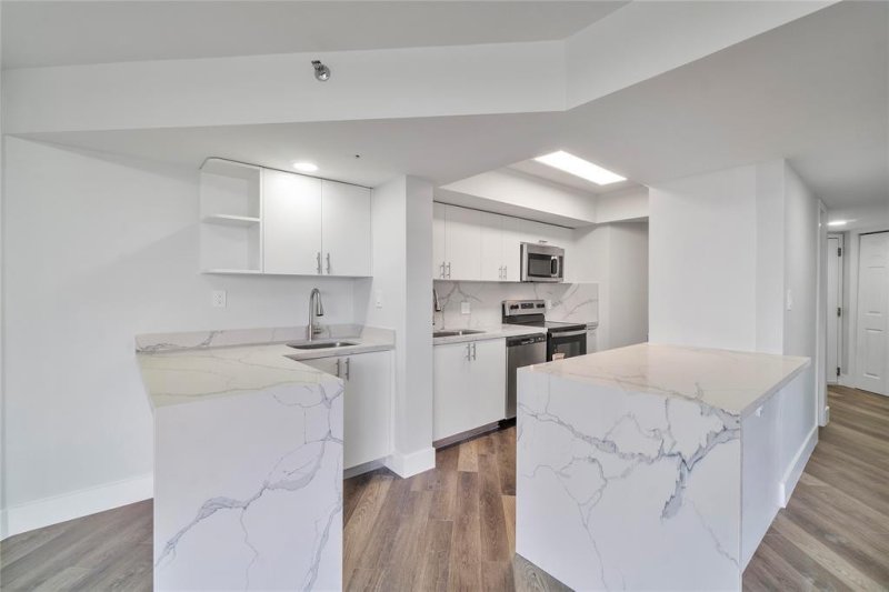Condo for sale at Anchor Bay Club 306