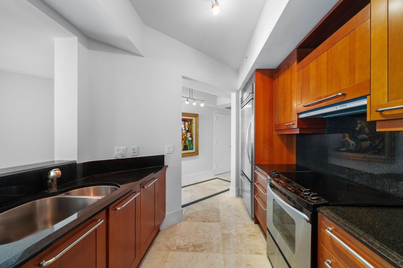 Condo for sale at Las Olas River House 1508