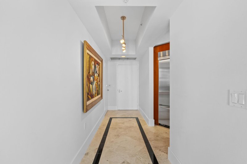 Condo for sale at Las Olas River House 1508