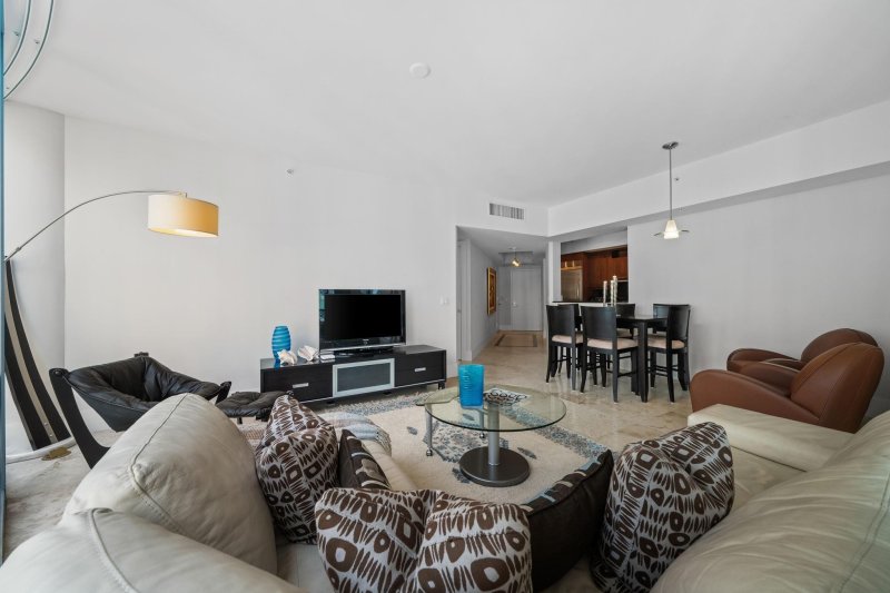 Condo for sale at Las Olas River House 1508