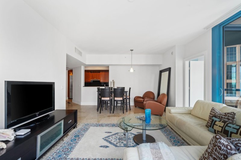 Condo for sale at Las Olas River House 1508