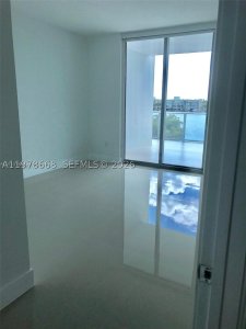 Alquiler de apartamento en Marina Palms Yacht Club 408