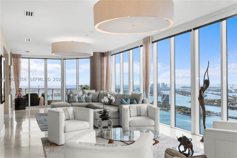 Condo for sale at Paramount Bay PH 4702