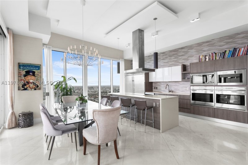 Condo for sale at Paramount Bay PH 4702