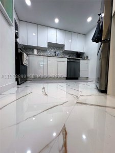 Aluguel de apartamento no Four Ambassadors 710
