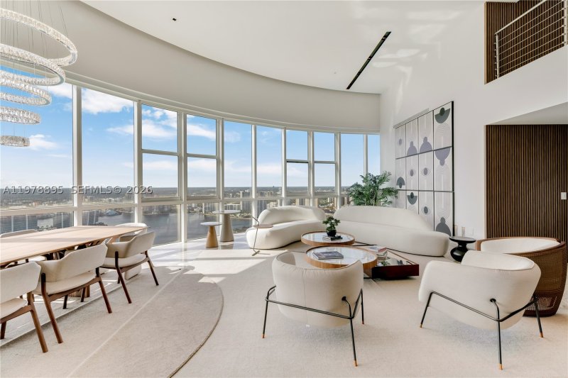 Condo for sale at Trump Royale TS1