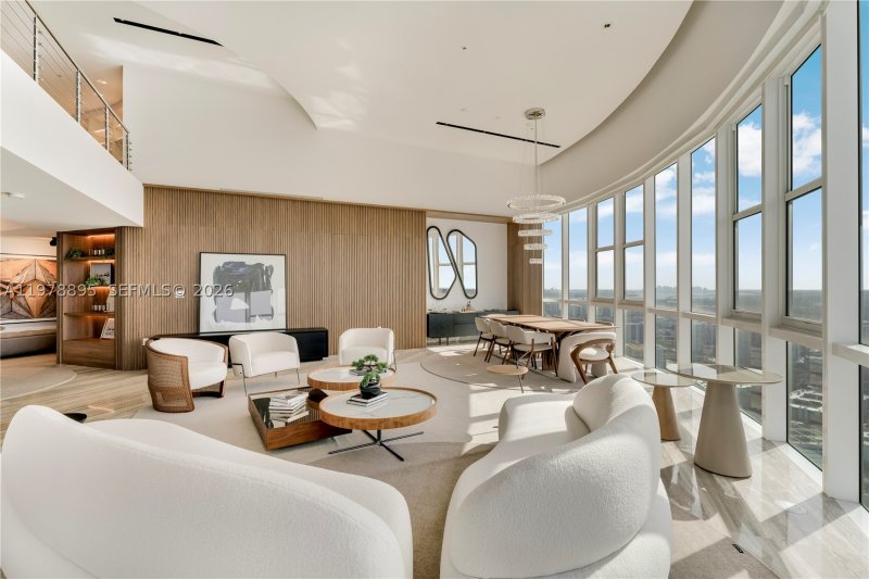 Condo for sale at Trump Royale TS1