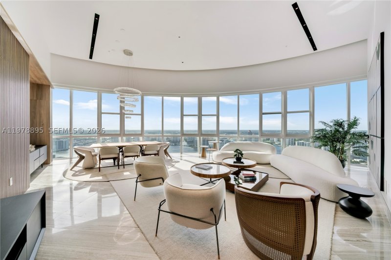 Condo for sale at Trump Royale TS1