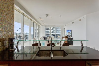 Aluguel de apartamento no Beach Club Two 3008