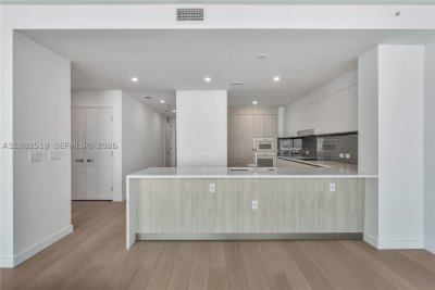 Comprar apartamento en La Baia South 804