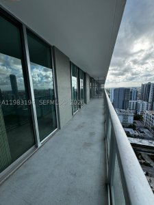 Comprar apartamento no Axis on Brickell North Tower 3122-N