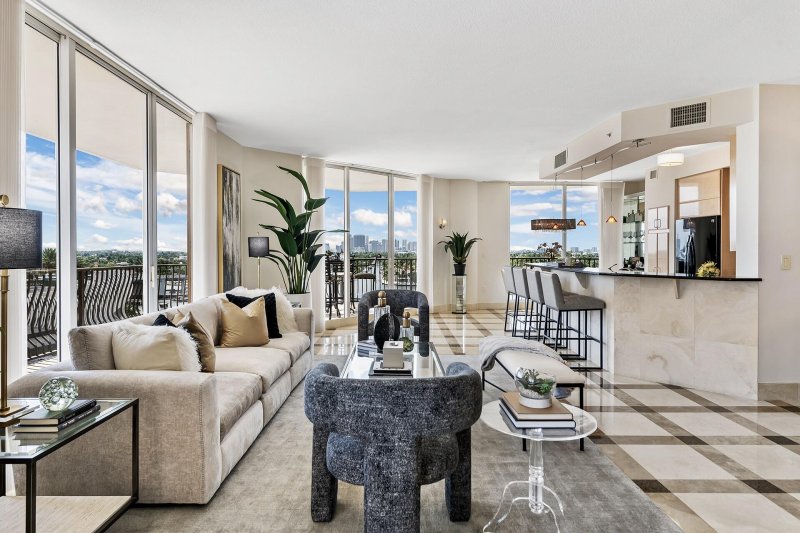 Condo for sale at Jackson Tower 906