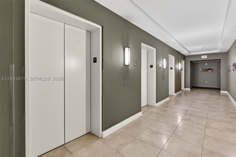 Condo for sale at The Plaza Tower I 4100