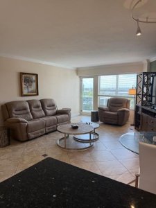 Aluguel de apartamento no Royal Ambassador 612