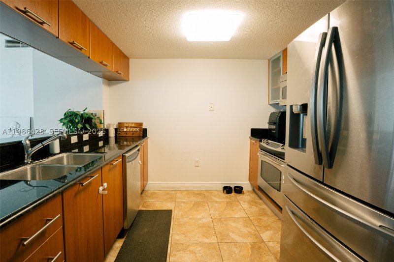 Condo for sale at 1800 Club 1412