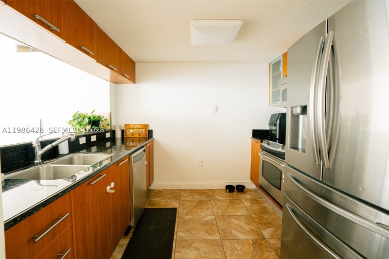Condo for sale at 1800 Club 1412