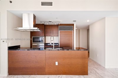 Aluguel de apartamento no Icon Brickell Tower II 3904