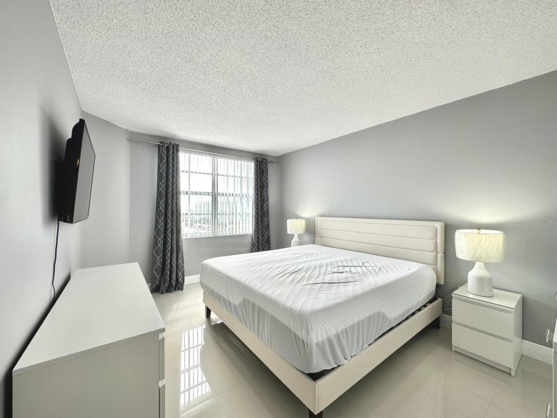 Apartment for rent at The Hemispheres 21a