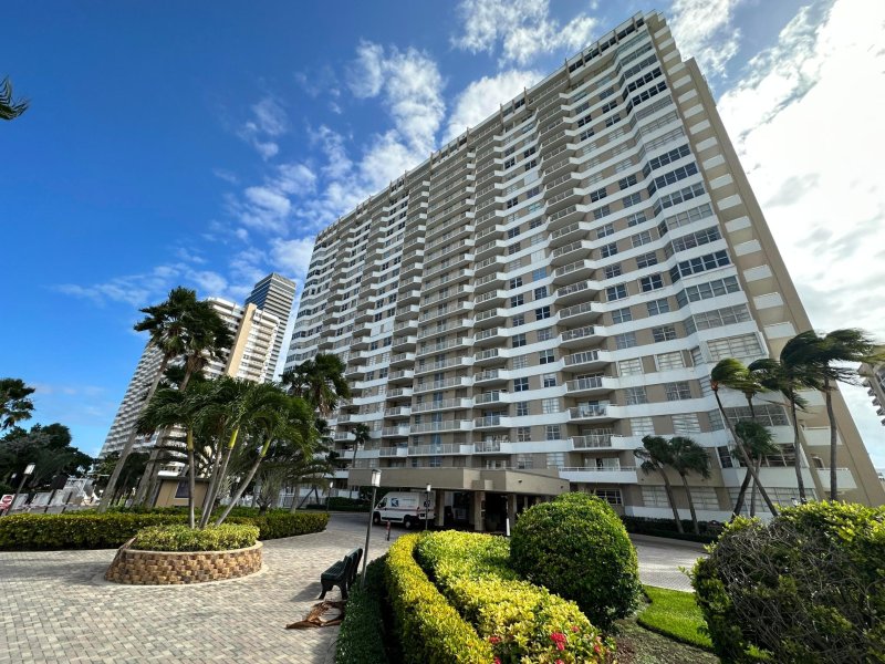 Apartment for rent at The Hemispheres 21a