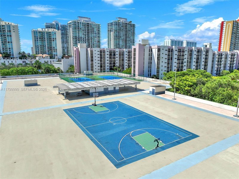 Condo for sale at Plaza of the Americas 105