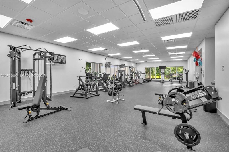 Condo for sale at Plaza of the Americas 105
