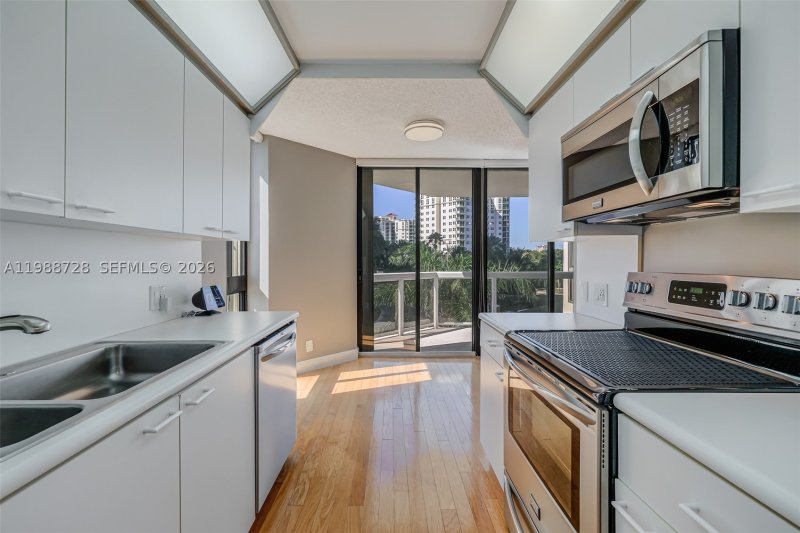 Condo for sale at The Landmark 302