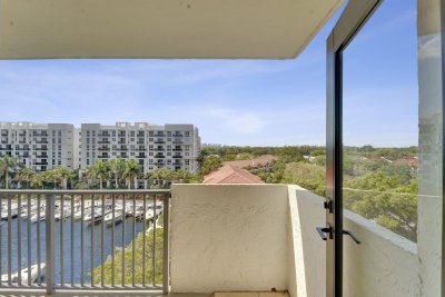 Comprar apartamento en The Tower at Port Royale 701