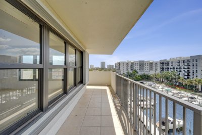 Comprar apartamento en The Tower at Port Royale 701