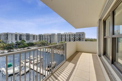 Comprar apartamento en The Tower at Port Royale 701