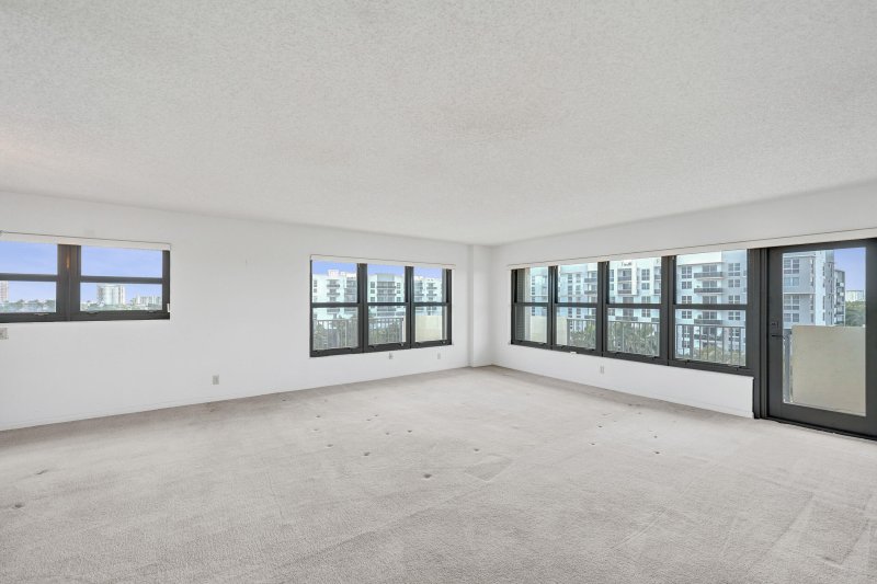 Condo for sale at The Tower at Port Royale 701