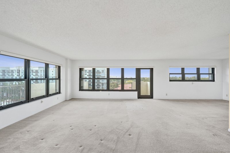Condo for sale at The Tower at Port Royale 701