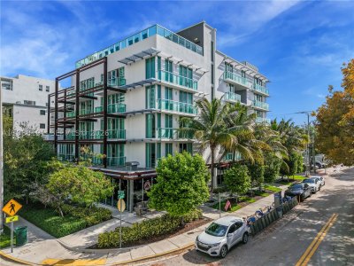 Comprar apartamento no 1215 on West CU-1