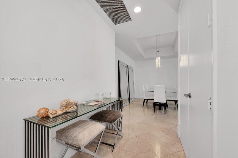 Condo for sale at Trump Tower One 1005