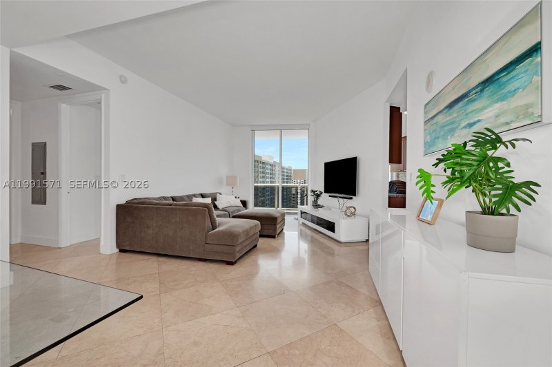 Condo for sale at Trump Tower One 1005