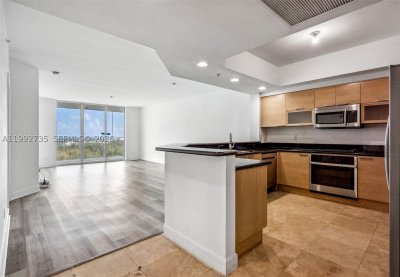 Comprar apartamento no One Fifty One at Biscayne 1706