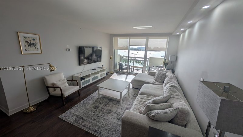 Apartment for rent at Flamingo 822S