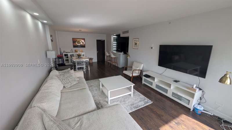 Apartment for rent at Flamingo 822S