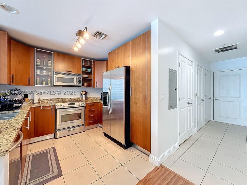 Apartment for rent at Ocean Marine Yacht Club 605