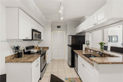 Comprar apartamento no Porto Bellagio 1301