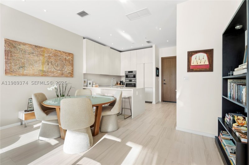 Comprar apartamento en GlassHaus in the Grove 202
