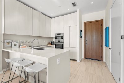 Comprar apartamento en GlassHaus in the Grove 202