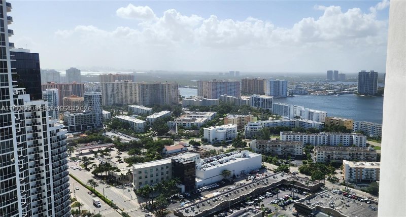 Alquiler de apartamento en Trump Royale 4305