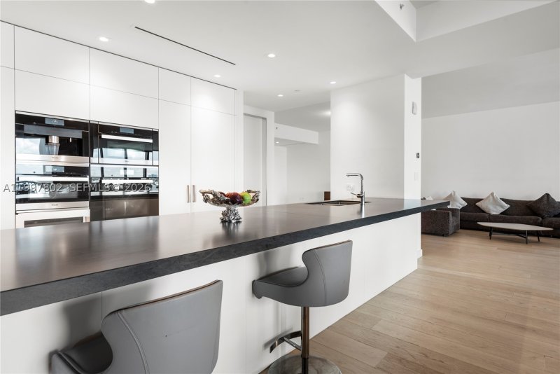 Condo for sale at Palazzo Della Luna 6882
